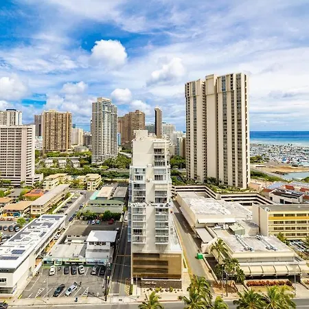 Oceanview Studio Across From Ala Moana Beach 2023-3